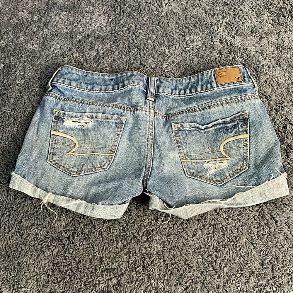 Lightly worn size 2 American Eagle jean shorts - Picture 2 of 7